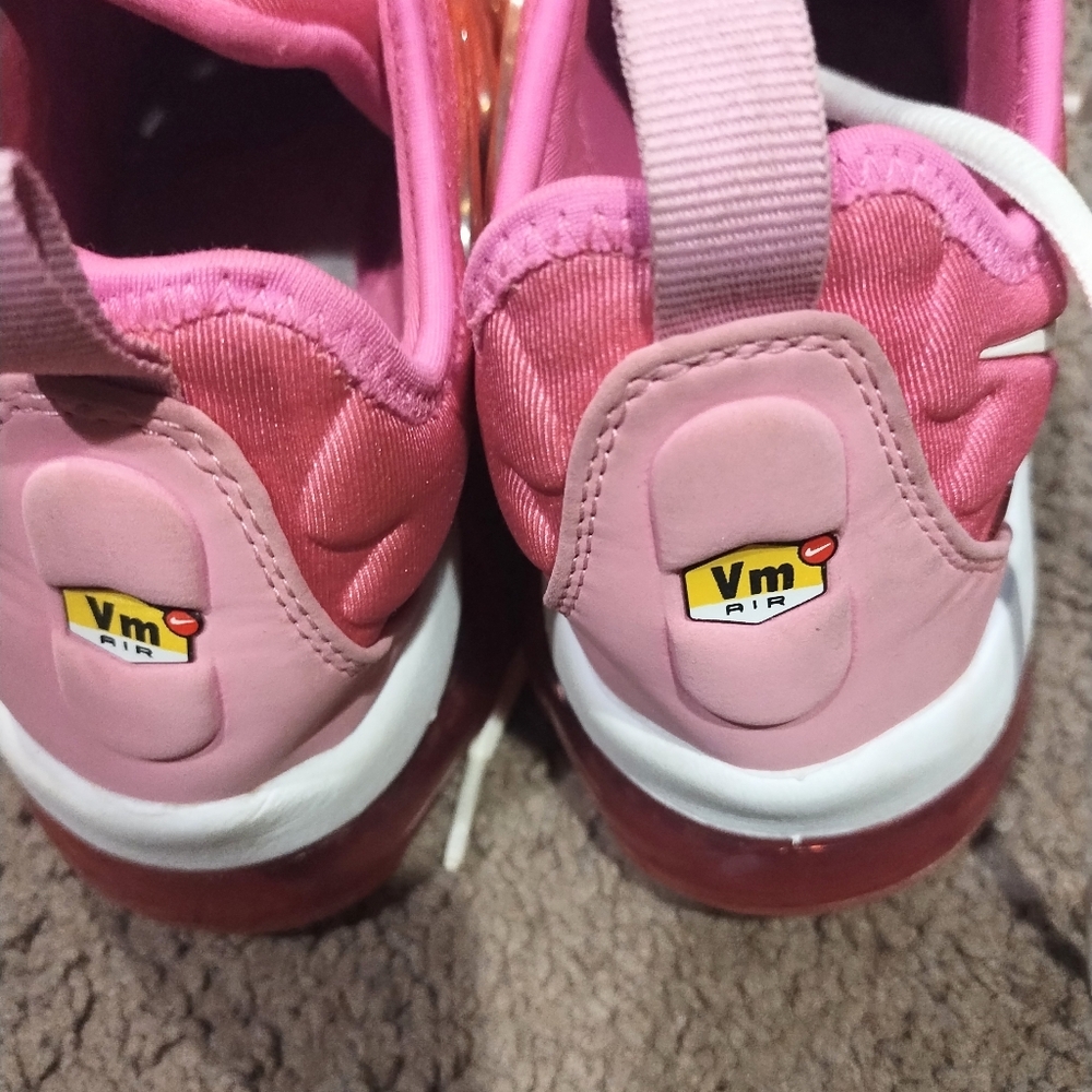 Shoes - Picture 6 of 14